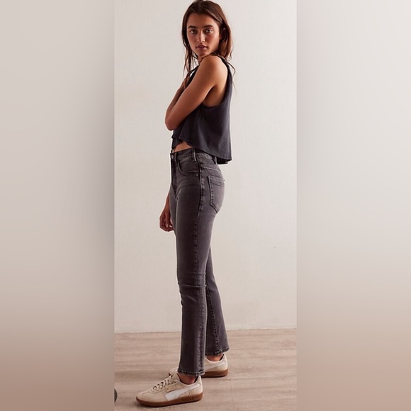 We The Free Low Maintenance Mid-Rise Flare Jeans - Picture 3 of 4
